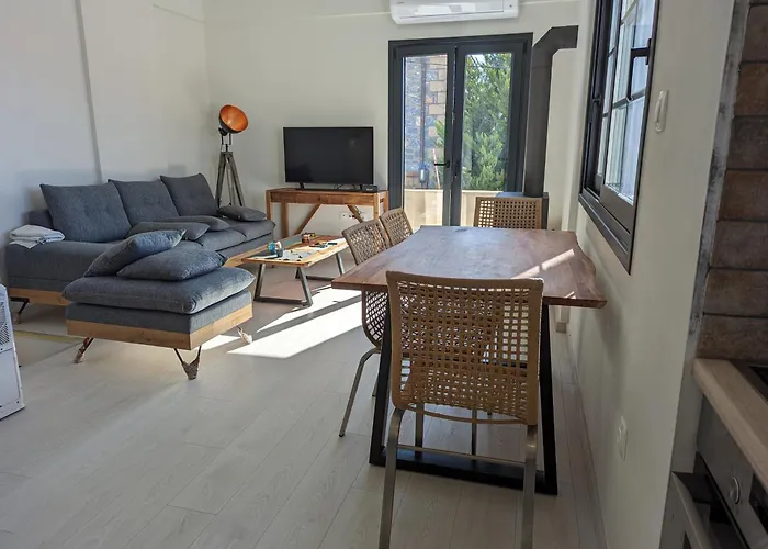 Kipaki-trachila Mani Trakhila